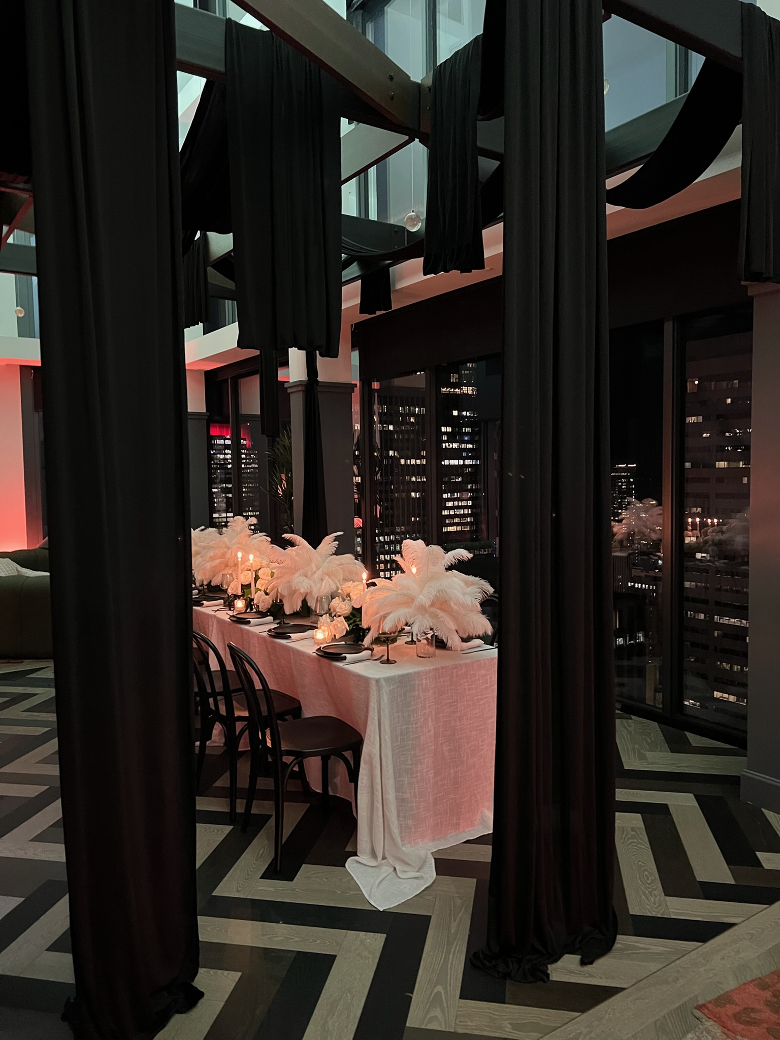 Luxury feather tablescape